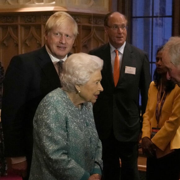 La reine Elisabeth II d'Angleterre et Boris Johnson (Premier ministre du Royaume-Uni) - Réception du "Global Investment Conference" au château de Windsor, le 19 octobre 2021.