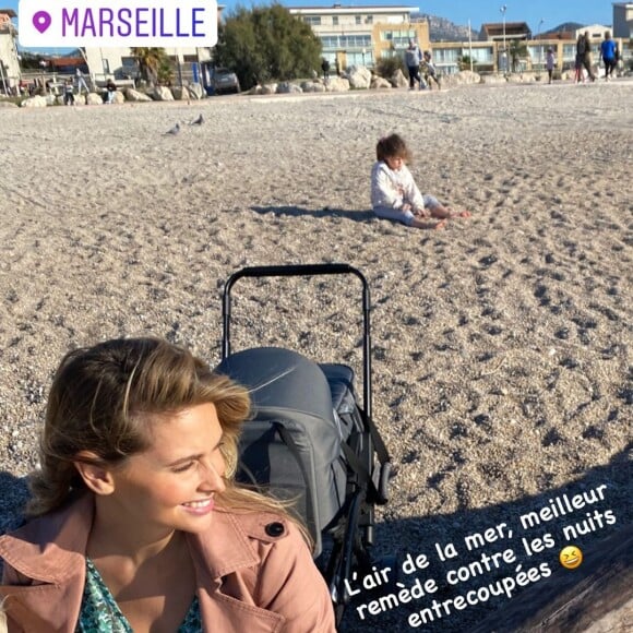 Ophélie Meunier avec ses deux enfants sur Instagram, en vacances à Marseille, le 26 octobre 2021.