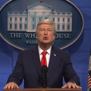 Alec Baldwin parodie Donald Trump dans l'émission Saturday Night Live.