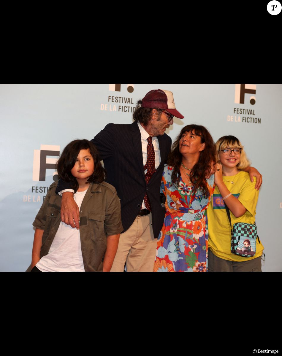 Romane Bohringer, Philippe Rebbot et leurs enfants Raoul et Rose - Projection des trois premiers épisodes de la fiction "L'amour flou" lors de la 23e édition du Festival de la Fiction TV de la Rochelle. Le 15 septembre 2021. © Jean-Marc Lhomer/Bestimage