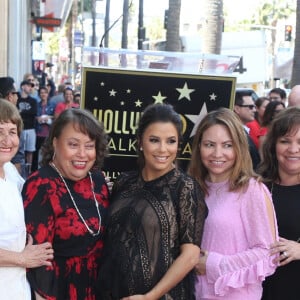 Eva Longoria (enceinte), sa mère Ella Eva Mireles, ses soeurs Esmeralda Josephina Longoria, Elizabeth Judina Longoria, Emily Jeann - Cérémonie d'inauguration de l'étoile de Eva Longoria sur le Walk Of Fame à Hollywood. Le 16 avril 2018 