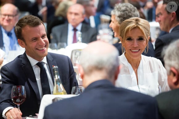 Le président de la République française Emmanuel Macron et sa femme la Première Dame Brigitte Macron (Trogneux) - 33ème dîner du Crif (Conseil Representatif des Institutions juives de France) au Carrousel du Louvre à Paris, France, le 7 mars 2018