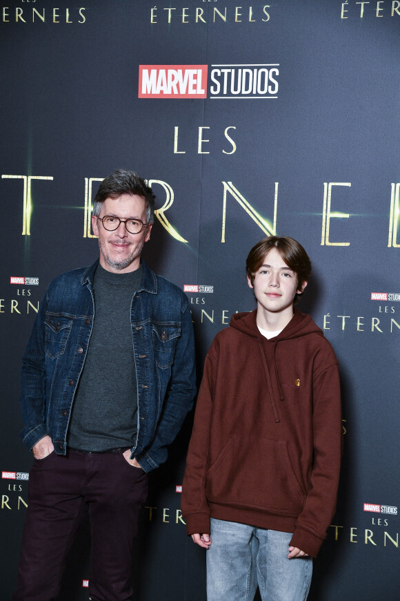 Jean-Luc Lemoine et son fils Gaspard - Avant première du film Marvel "Les Eternels" au Grand Rex à Paris le 2 novembre 2021. © Pierre Perusseau/Bestimage