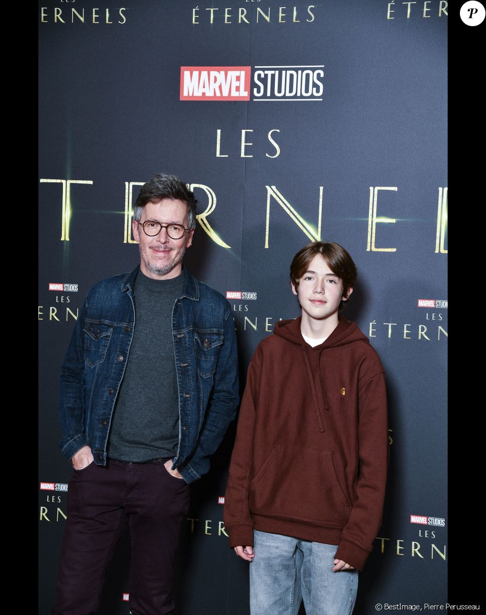 Jean-Luc Lemoine et son fils Gaspard - Avant première du film Marvel "Les Eternels" au Grand Rex à Paris le 2 novembre 2021. © Pierre Perusseau/Bestimage