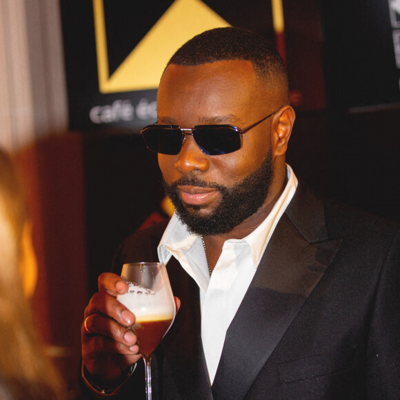 Exclusif - Gims fait la promotion de son café "LinGui Yo", un café d'excellence et éco-responsable, lors de la 10ème édition du "Global Gift Gala 2021" à l'hôtel Four Seasons Hotel George V. 10ème édition dont il est le parrain. Paris, le 30 octobre 2021.