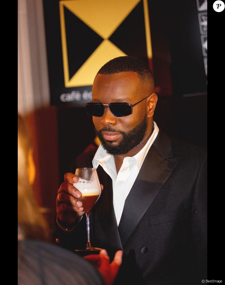Exclusif - Gims fait la promotion de son café "LinGui Yo", un café d'excellence et éco-responsable, lors de la 10ème édition du "Global Gift Gala 2021" à l'hôtel Four Seasons Hotel George V. 10ème édition dont il est le parrain. Paris, le 30 octobre 2021.