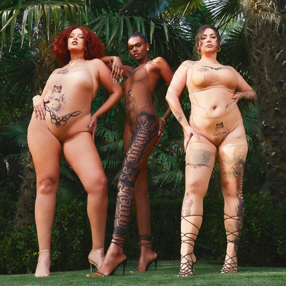 Rihanna pose pour la nouvelle campagne de sous vêtements "Tagged By Savage" 