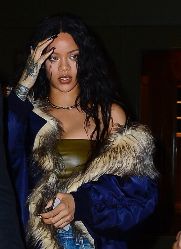 Exclusif - Rihanna va dîner à New York