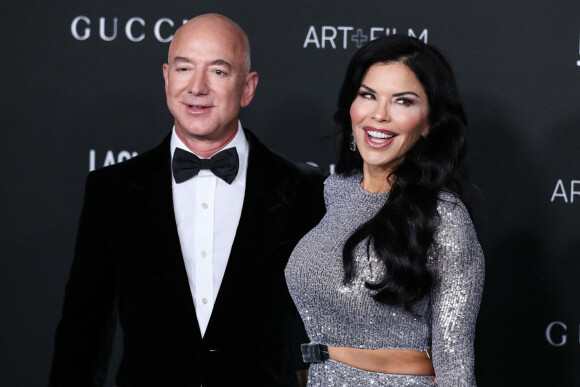 Jeff Bezos et sa compagne Lauren Sanchez - People au 10ème "Annual Art+Film Gala" organisé par Gucci à la "LACMA Art Gallery" à Los Angeles. Le 6 novembre 2021