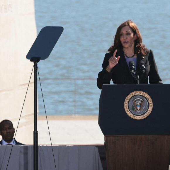 Kamala Harris, vice-présidente des États-Unis, prononce un discours lors de la célébration du 10 ème anniversaire de l'inauguration du mémorial Martin Luther King Jr à Washington, le 21 octobre 2021.