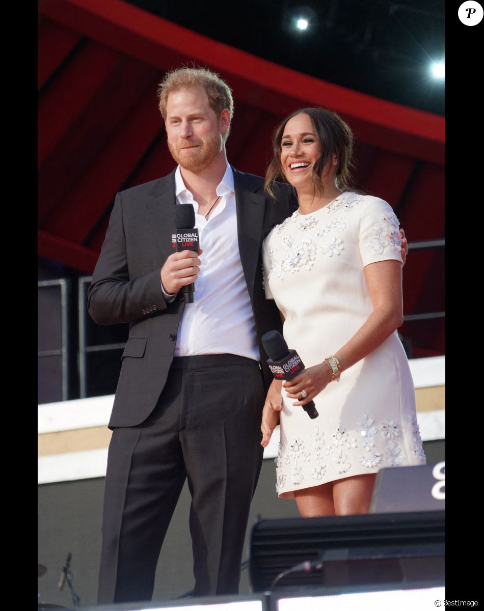 Le prince Harry, duc de Sussex et Meghan Markle sur la scène du "Global Citizen Live Festival" à Central Park à New York, le 25 septembre 2021. © Sonia Moskowitz Gordon/ZUMA Press Wire/Bestimage