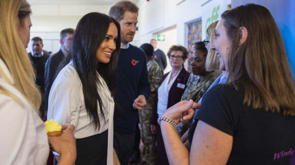 Meghan Markle - Smoky eyes et robe décolletée : sortie surprise avec Harry, loin d'Archie et Lilibet