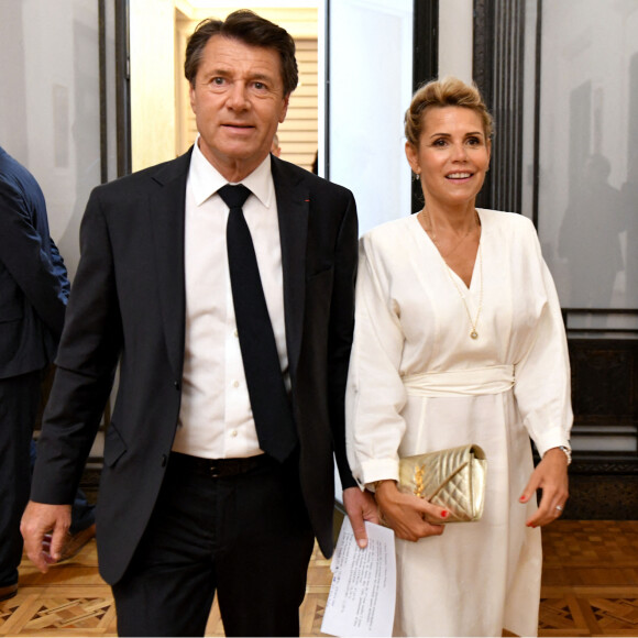 Exclusif - Christian Estrosi, avec sa femme Laura (Tenoudji) , sort de son bureau juste après la proclamation des résultats du second tour des élections municipales à Nice © Bruno Bebert / Bestimage