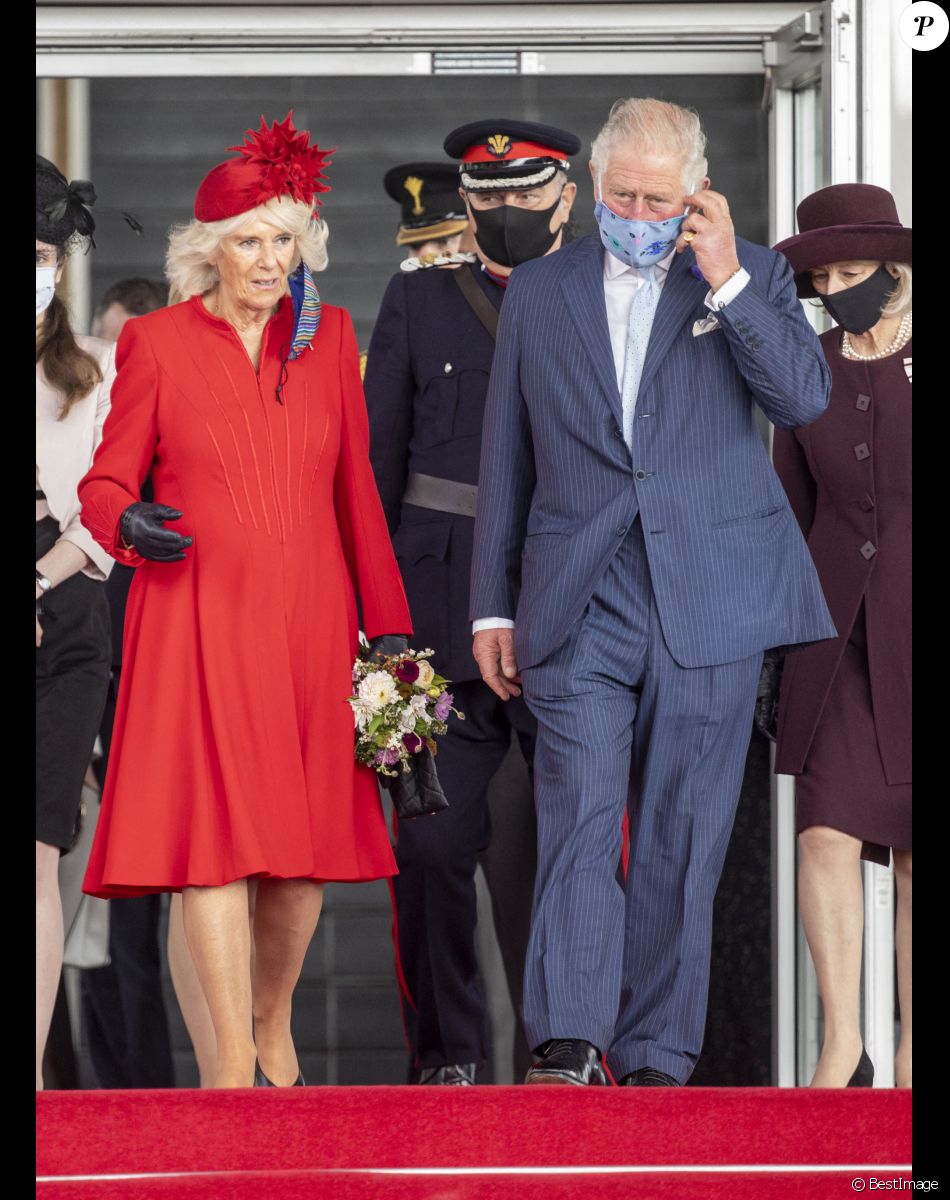 Le prince Charles, prince de Galles, et Camilla Parker Bowles, duchesse de Cornouailles, assistent à la cérémonie d'ouverture de la sixième session du Senedd à Cardiff, Royaume Uni, 14 oc tobre 2021.