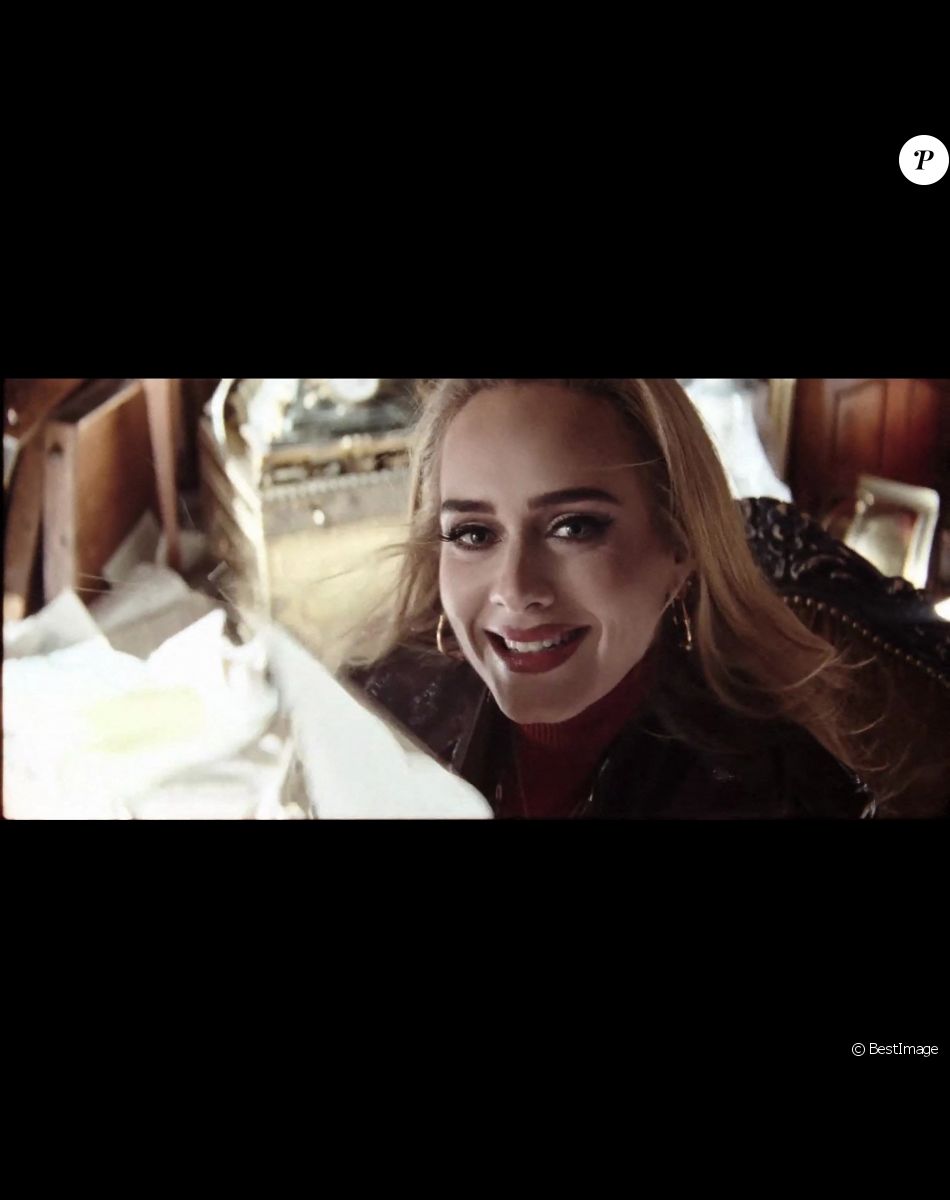 Bêtisier du clip "Easy On Me" d'Adèle. Los Angeles. Le 4 novembre 2021.