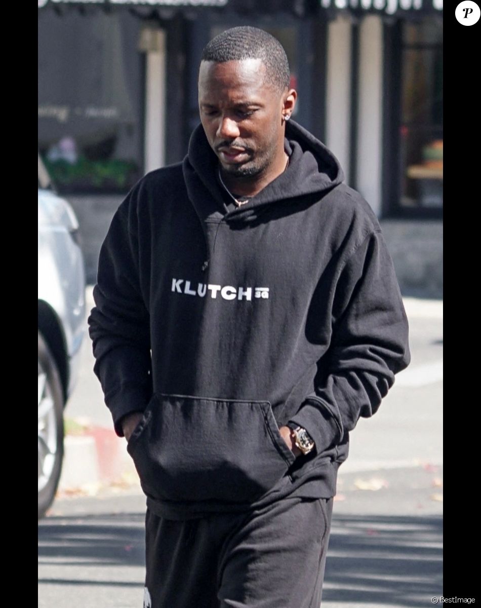 Exclusif - Rich Paul se promène à Los Angeles, le 17 octobre 2021.