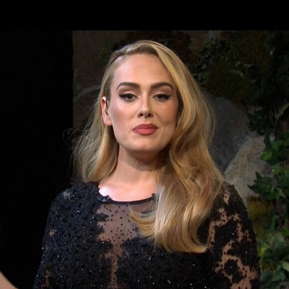 Adele superbe dans l'émission Saturday Night Live à Los Angeles.