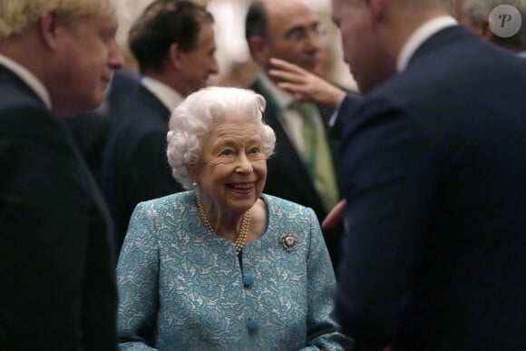 La reine Elisabeth II d’Angleterre et Boris Johnson (Premier ministre du Royaume-Uni) - Réception du "Global Investment Conference" au château de Windsor, le 19 octobre 2021.