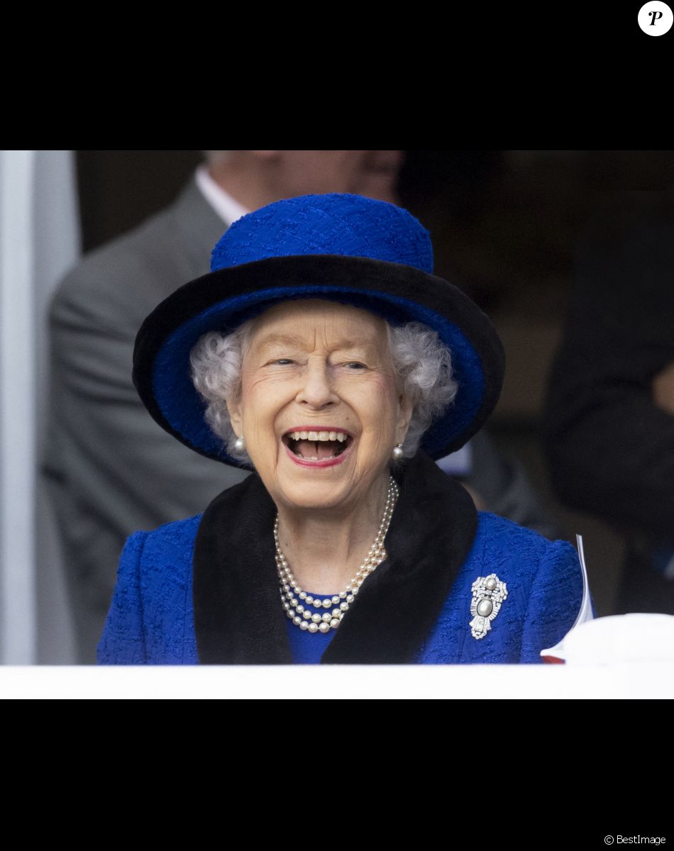 La reine Elisabeth II d'Angleterre lors des Champions Day à Ascot. Le 16 octobre 2021