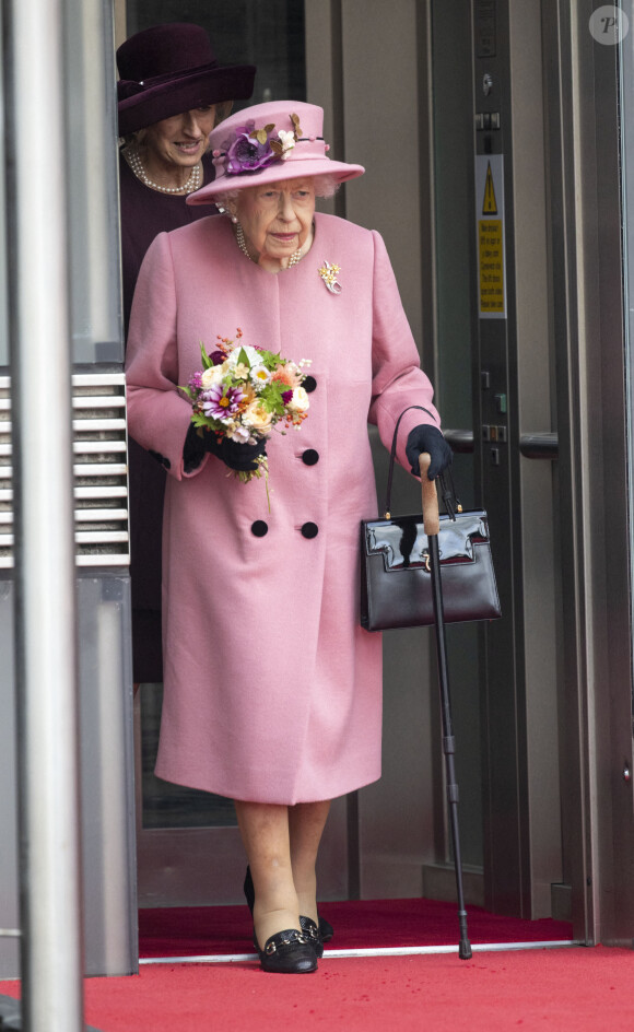 La reine Elisabeth II d’Angleterre assiste à la cérémonie d'ouverture de la sixième session du Senedd à Cardiff, Royaume Uni, 14 oc tobre 2021.
