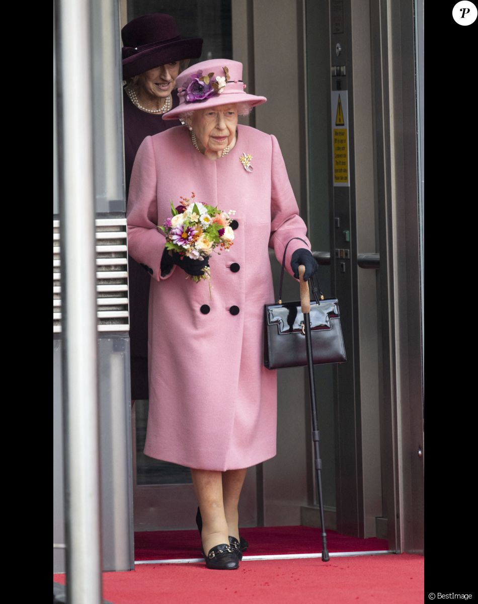 La reine Elisabeth II d’Angleterre assiste à la cérémonie d'ouverture de la sixième session du Senedd à Cardiff, Royaume Uni, 14 oc tobre 2021.