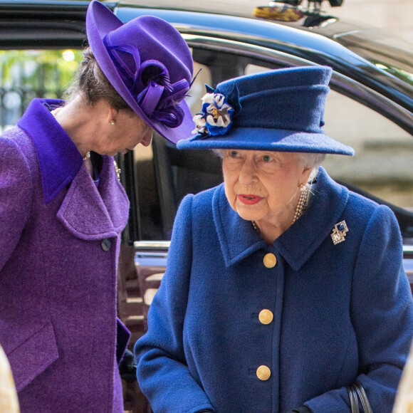 La princesse Anne et la reine Elisabeth II d’Angleterre - La reine Elisabeth II d’Angleterre arrive à un service d'action de grâce à l'abbaye de Westminster pour marquer le centenaire de la Royal British Legion, à Londres, Royaume Uni, le 12 octobre 2021.