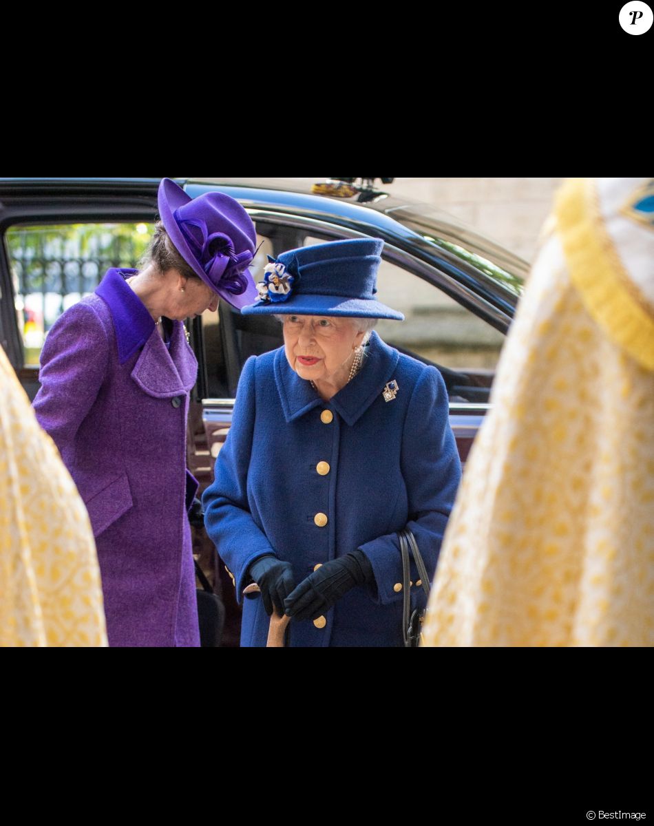 La princesse Anne et la reine Elisabeth II d’Angleterre - La reine Elisabeth II d’Angleterre arrive à un service d'action de grâce à l'abbaye de Westminster pour marquer le centenaire de la Royal British Legion, à Londres, Royaume Uni, le 12 octobre 2021.