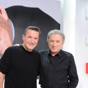 Benjamin Castaldi lors de l'enregistrement de l'émission "Vivement Dimanche spéciale Yves Montand" au Studio Gabriel à Paris, présentée par Michel Drucker et diffusée le 14 novembre sur France 2. Le 28 octobre 2021 © Guillaume Gaffiot / Bestimage