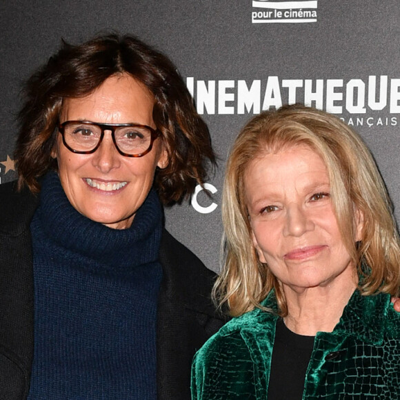 Inès de La Fressange, Nicole Garcia - Avant-première du film "Amants", soirée d'ouverture de la rétrospective Nicole Garcia à la Cinémathèque française. Paris, le 15 novembre 2021. © Veeren/Bestimage