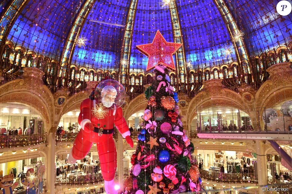 Inauguration des vitrines et du sapin de Noël des Galeries Lafayette