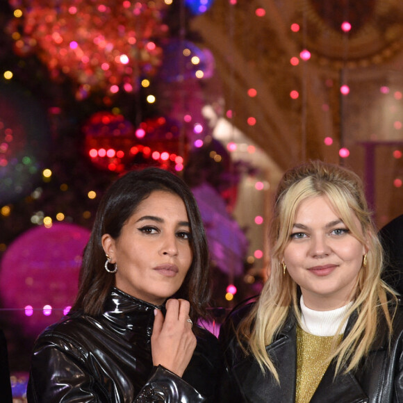 Hélène Sy, Leïla Bekhti, Louane Emera, Omar Sy - Inauguration des vitrines et du sapin de Noël des Galeries Lafayette Haussmann à Paris. Le 17 novembre 2021.