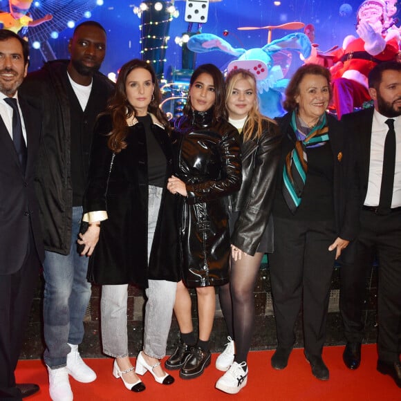 Omar Sy et sa femme Hélène Sy, Leïla Bekhti, Louane Emera - Inauguration des vitrines et du sapin de Noël des Galeries Lafayette Haussmann à Paris. Le 17 novembre 2021.