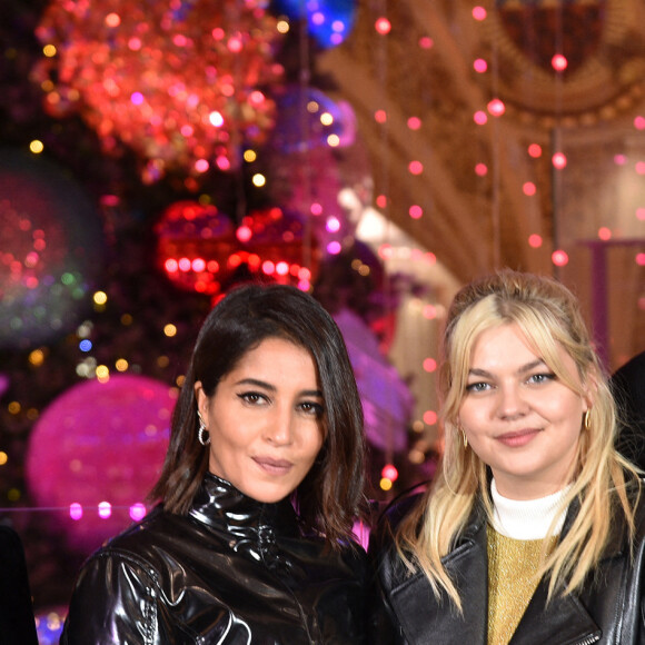 Hélène Sy, Leïla Bekhti, Louane Emera, Omar Sy - Inauguration des vitrines et du sapin de Noël des Galeries Lafayette Haussmann à Paris. Le 17 novembre 2021.