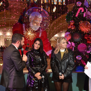 Leïla Bekhti, Louane Emera, Omar Sy et sa femme Hélène Sy - Inauguration des vitrines et du sapin de Noël des Galeries Lafayette Haussmann à Paris. Le 17 novembre 2021.