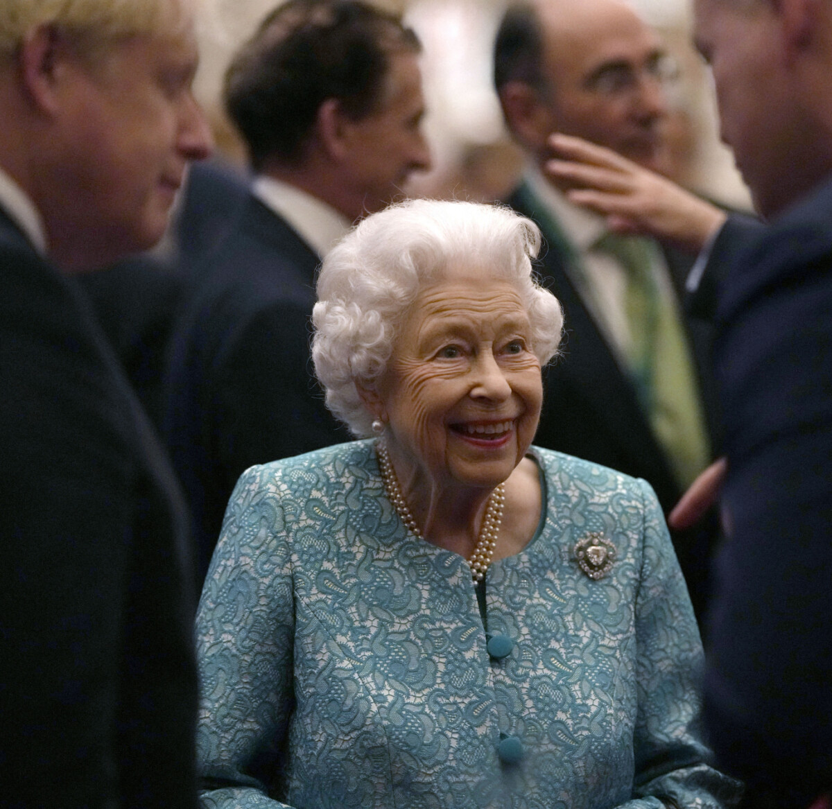 Vidéo La reine Elisabeth II d'Angleterre et Boris Johnson (Premier