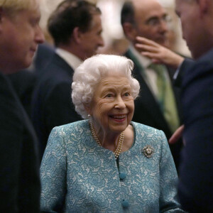 La reine Elisabeth II d'Angleterre et Boris Johnson (Premier ministre du Royaume-Uni) - Réception du "Global Investment Conference" au château de Windsor, le 19 octobre 2021.