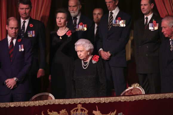 Que se passe-t-il dans les heures qui suivent le décès de la reine Elizabeth II ? Ici, la famille royale d'Angleterre au Royal Albert Hall pour le concert commémoratif "Royal British Legion Festival of Remembrance" à Londres.