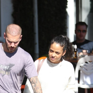 Matt Pokora et sa compagne Christina Milian se baladent avec leur fils Isaiah dans le quartier de West Hollywood à Los Angeles. La petite famille est allée déjeuner chez Fred Segal. Le 11 février 2020 