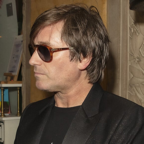 Thomas Dutronc - Lancement du nouveau livre de Jean-Marie Périer "Chroniques d'un dilettante" aux éditions Calmann-Lévy, au café littéraire Les Deux magots à Paris le 26 Octobre 2021 - © Jack Tribeca / Bestimage 