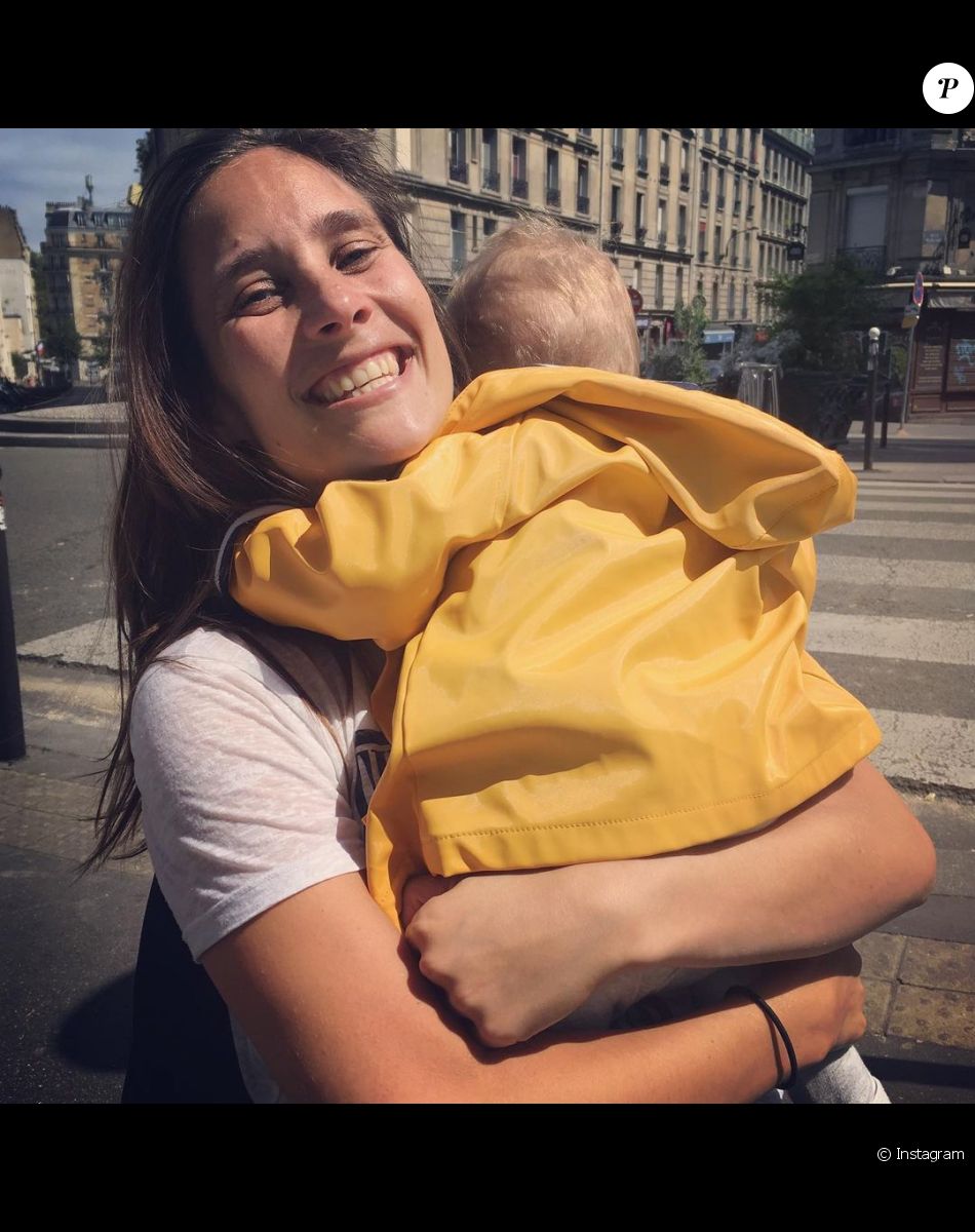 Julie de Bona maman angoissée photos de son fils et anecdote étonnante sur son accouchement Julie de Bona maman angoissée photos de son fils et anecdote étonnante sur son accouchement