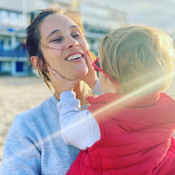 Julie de Bona avec son fils, sur Instagram