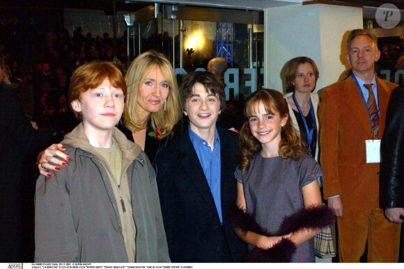 J.K Rowling, Rupert Grint, Daniel Radcliffe et Emma Watson - Première du film "Harry Potter" à Londres. Le 5 novembre 2001.