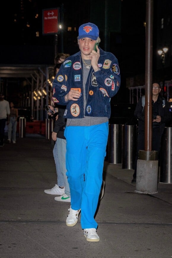 Pete Davidson arrive au Madison Square Garden pour assister à un match de Knicks. New York, le 20 octobre 2021.