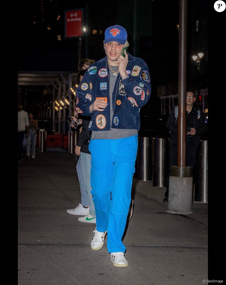Pete Davidson arrive au Madison Square Garden pour assister à un match de Knicks. New York, le 20 octobre 2021.