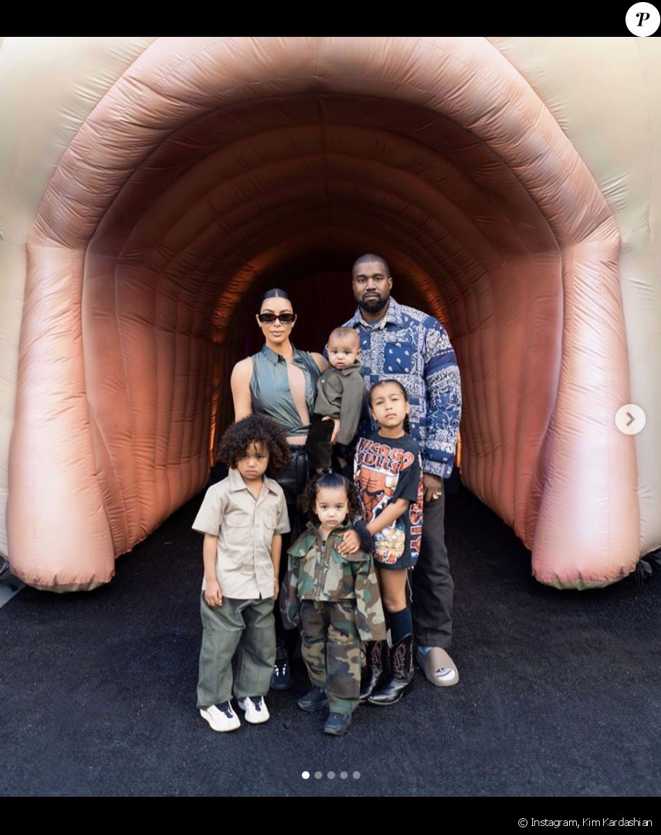 Kim Kardashian, Kanye West et leurs quatre enfants North, Saint, Chicago et Psalm. Février 2020.