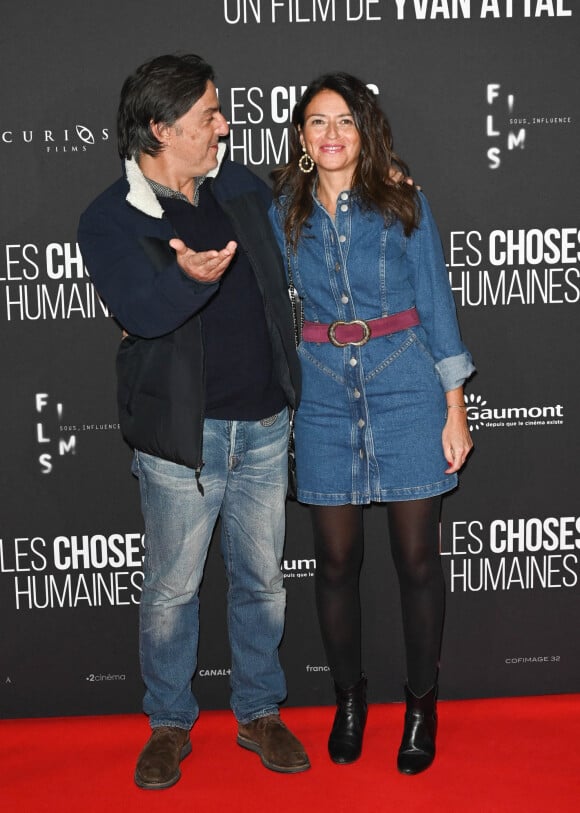 Yvan Attal et Karine Tuil - Avant-première du film "Les Choses Humaines" au cinéma UGC Normandie à Paris le 23 novembre 2021. © Coadic Guirec/Bestimage