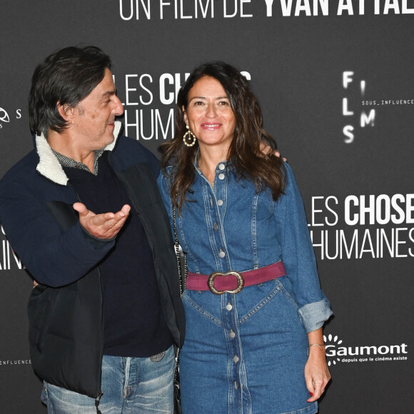 Yvan Attal et Karine Tuil - Avant-première du film "Les Choses Humaines" au cinéma UGC Normandie à Paris le 23 novembre 2021. © Coadic Guirec/Bestimage