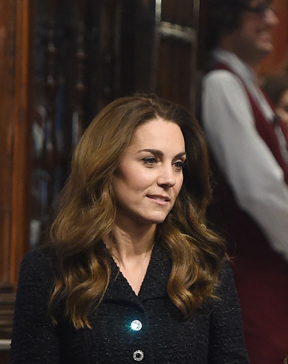 Le prince William, duc de Cambridge, et Kate Middleton, duchesse de Cambridge, quittent le théâtre Noël Coward après la représentation de la comédie musicale "Dear Evan Hansen" à Londres, le 25 février 2020.
