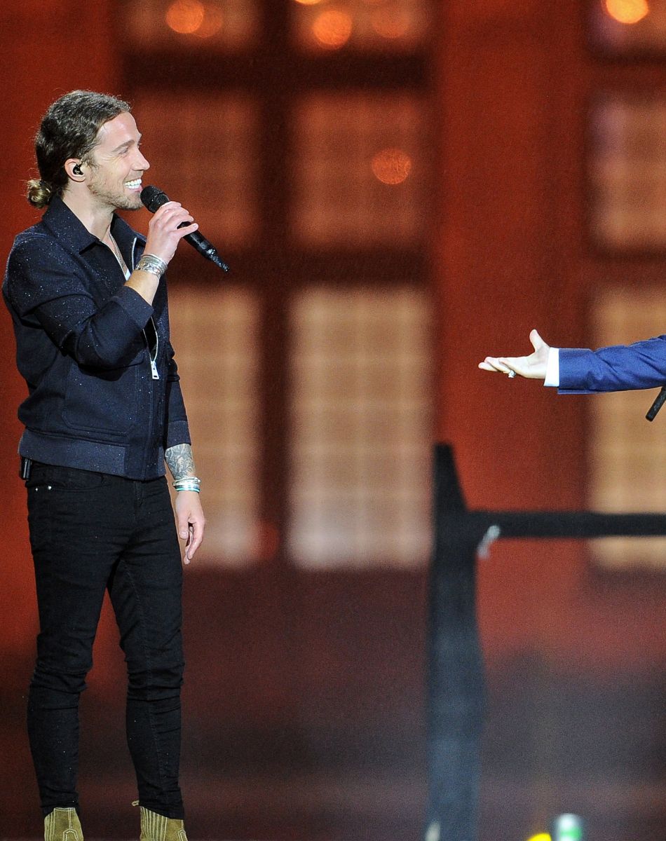Exclusif - Julien Doré (nommé pour la chanson "Nous") et Nikos Aliagas - Enregistrement de l'émission "La chanson de l'année" au château de Chambord, qui sera diffusée le 5 juin 2021 sur TF1. © Gaffiot-Moreau / Bestimage