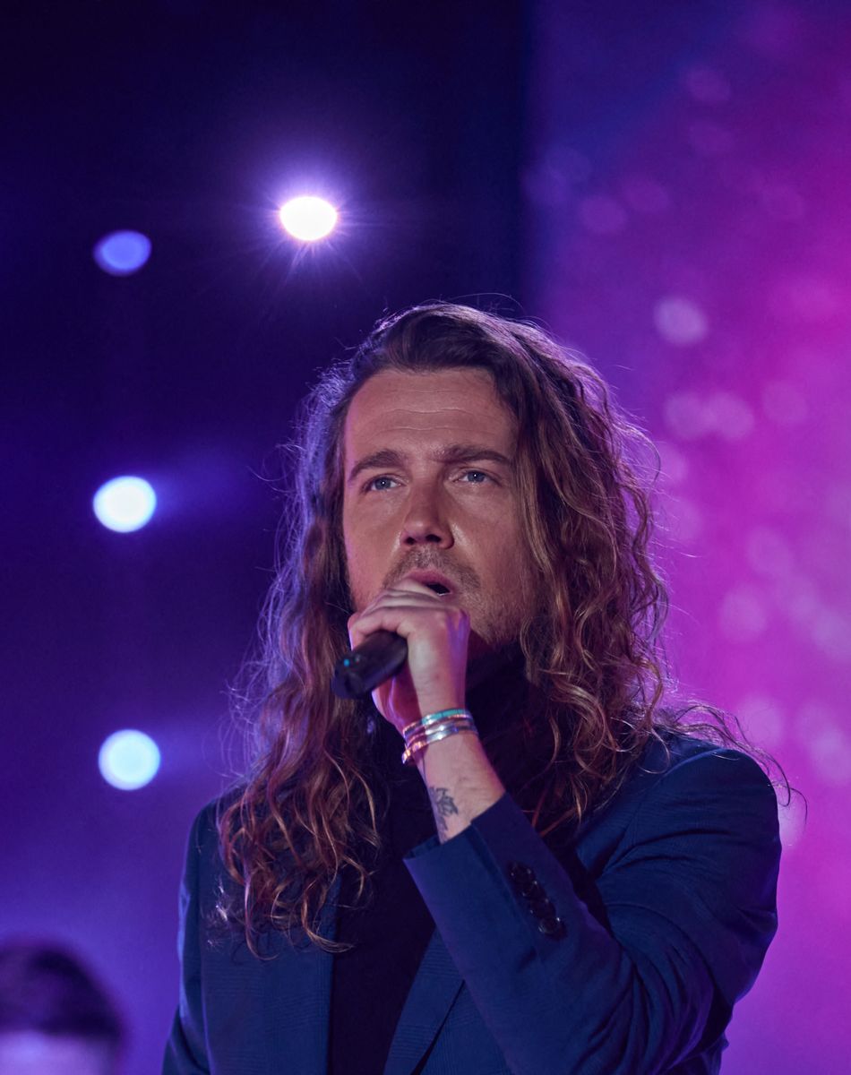 Exclusif - Julien Doré - Enregistrement de l'émission "Allez viens je t'emmène...Au Music Hall" au Studio Gabriel à Paris, qui sera diffusée le 28 mai sur France 3. Le 6 avril 2021 © Cyril Moreau / Bestimage